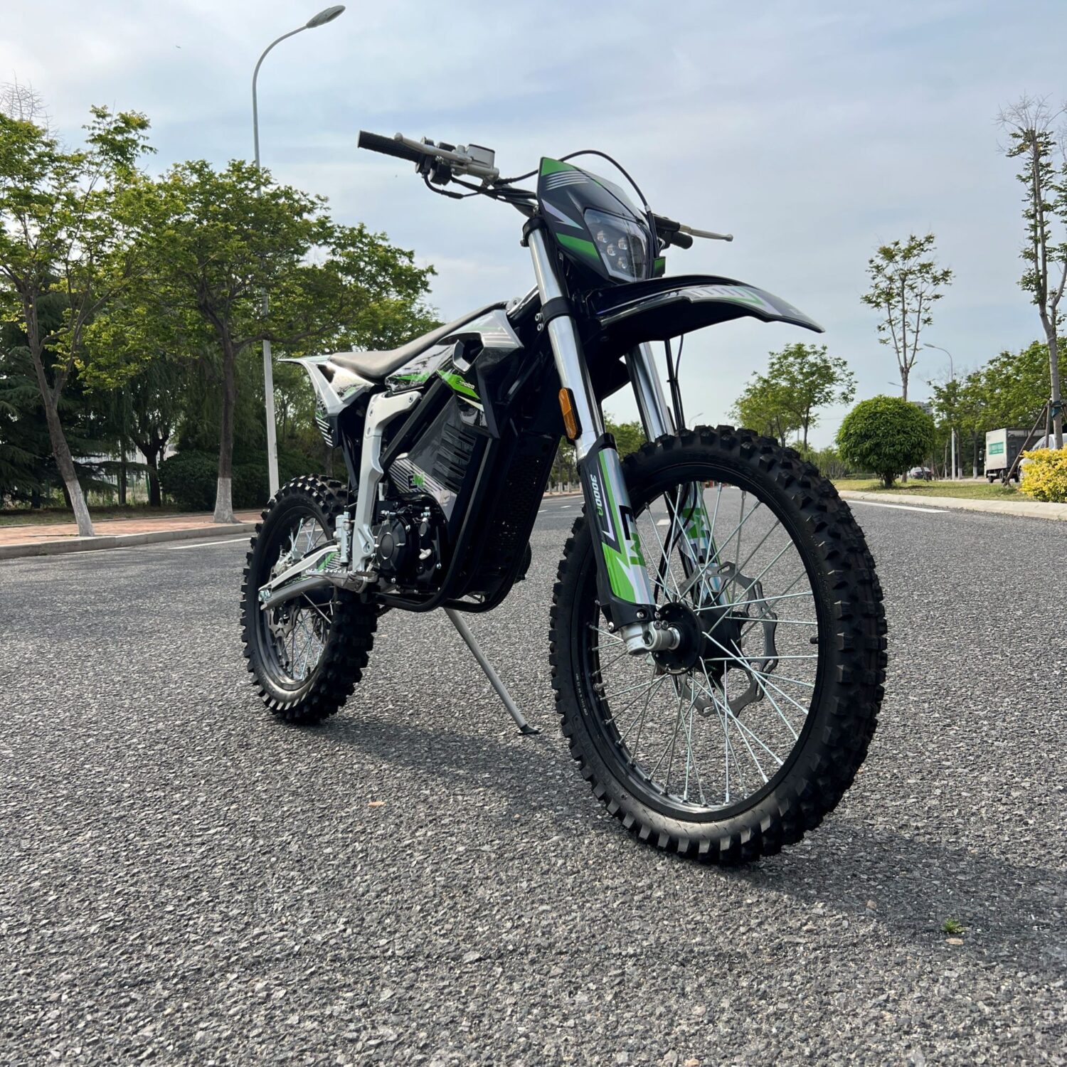 Electric dirt bike motorcycle