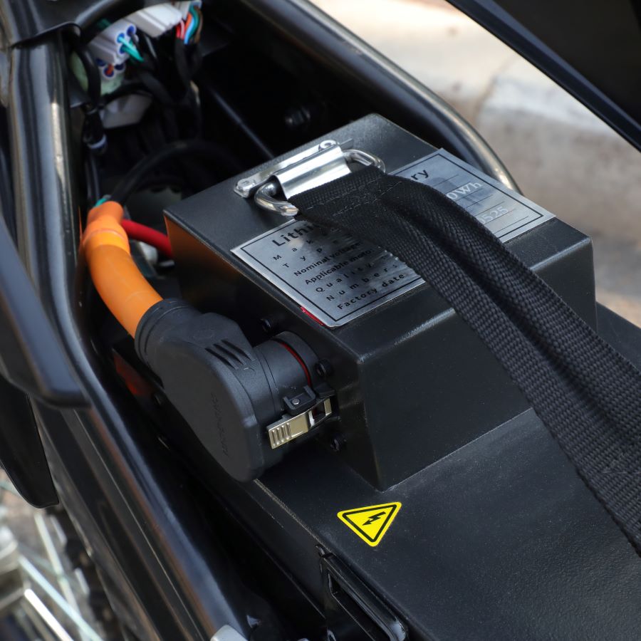 Advantages of the EM3000 Electric Dirt Bike’s Battery Management System