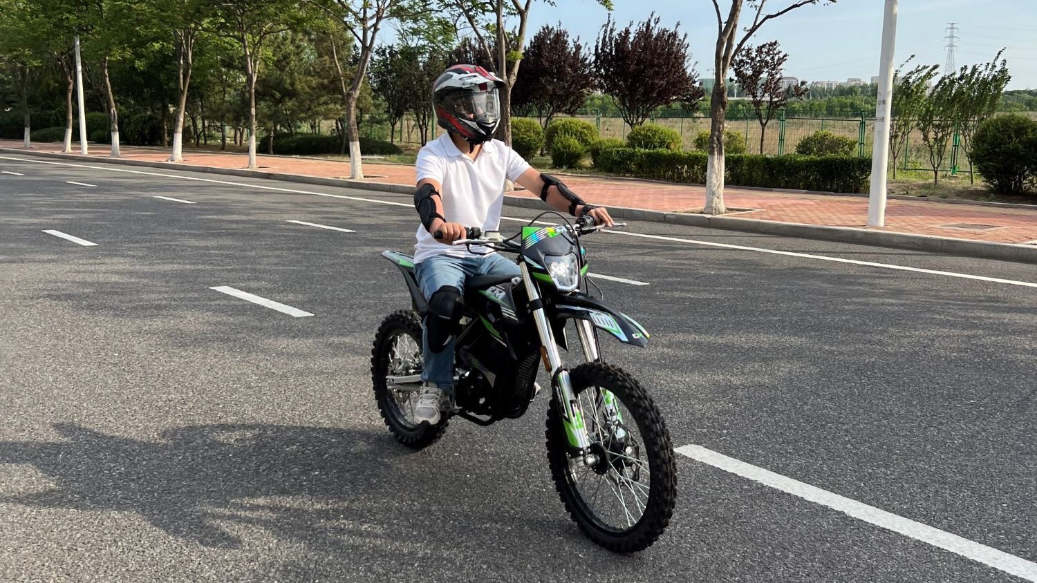 Fornecedor de Motocicletas Elétricas para Adultos de Estrada e Fora de Estrada em 2025