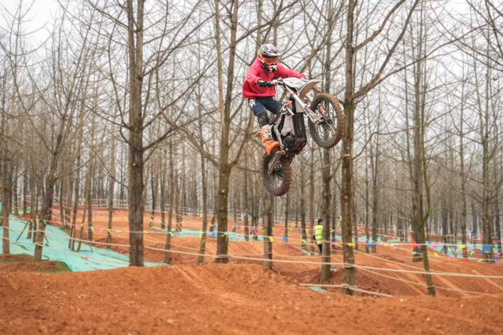 EM3000 Vs EM5000:Which model Electric Dirt Bike is better for long-distance riding?